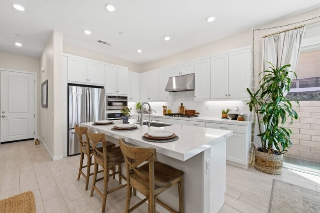 Building Photo - 27233 W Red Willow Ct
