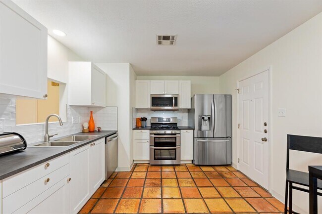 Building Photo - 8001 Brockman St