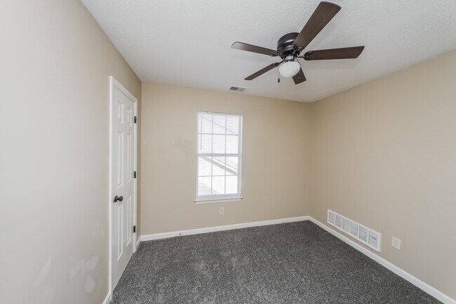Building Photo - 4663 Royal View Dr