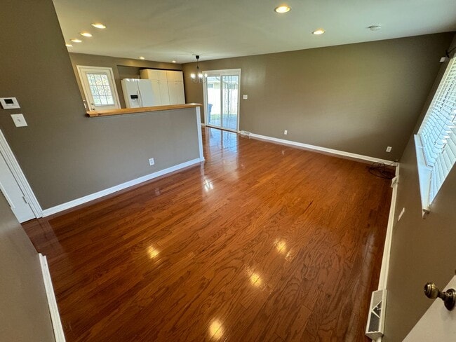 Building Photo - 3 Bedroom- Upper Arlington area