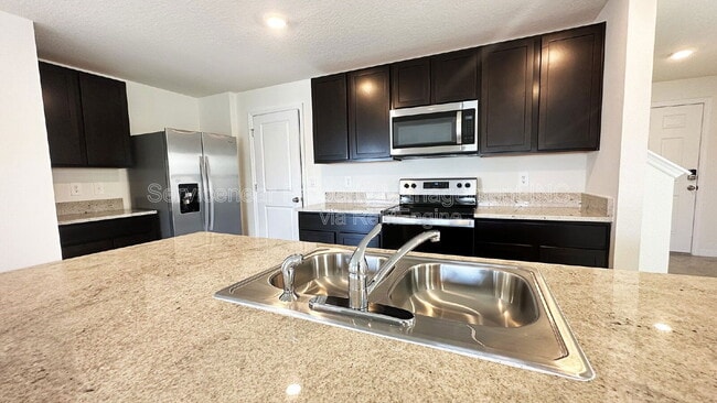 Building Photo - 2926 Rock Sound St