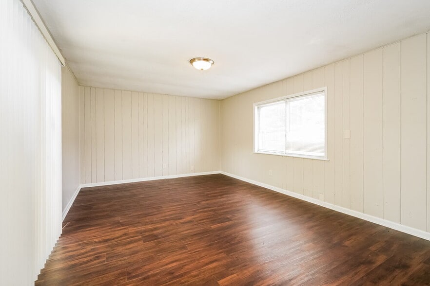 Building Photo - 202 Fenster Dr