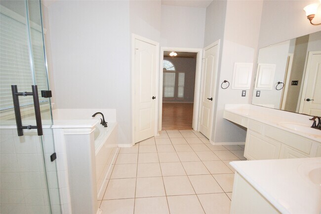 Building Photo - 2516 Royal Terns Ct