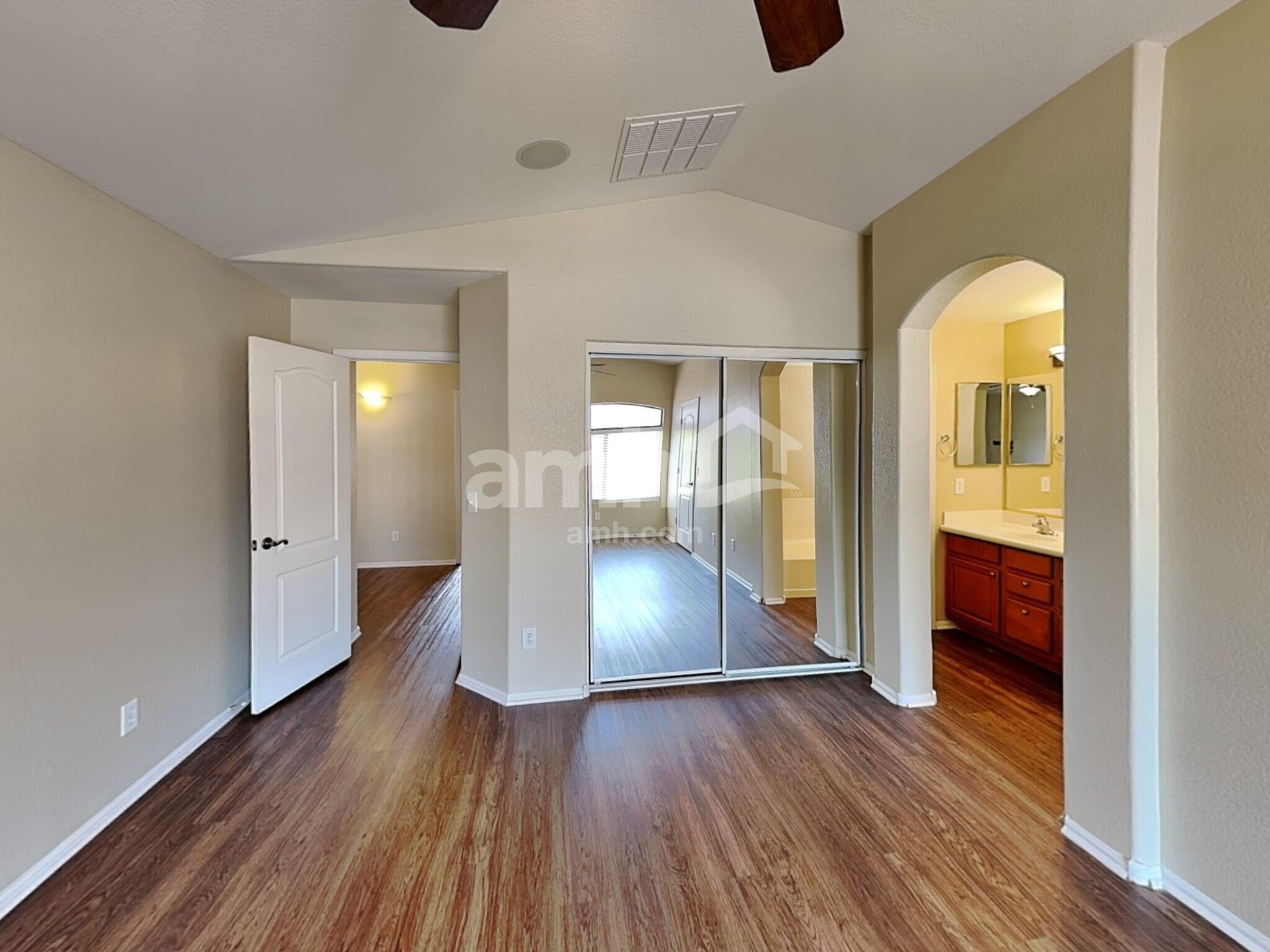 Building Photo - 8409 S 50th Ln