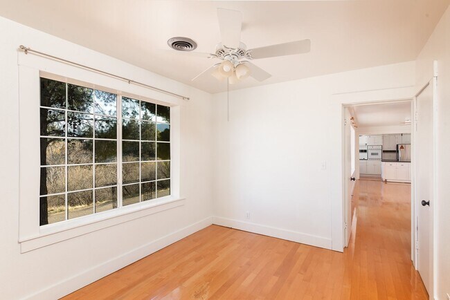 Building Photo - 111 Sunset Blvd