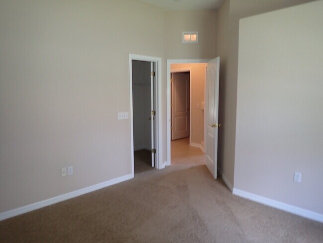 Building Photo - Pool home in Indian Trails