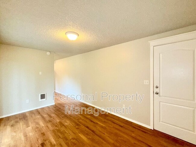 Building Photo - 4604 NE 137th Ave