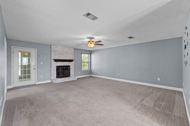 Building Photo - 3171 Airport Rd