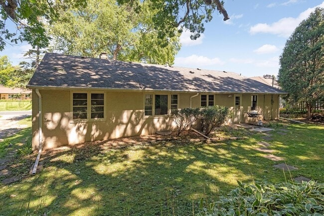 Building Photo - 4509 Laguna Dr