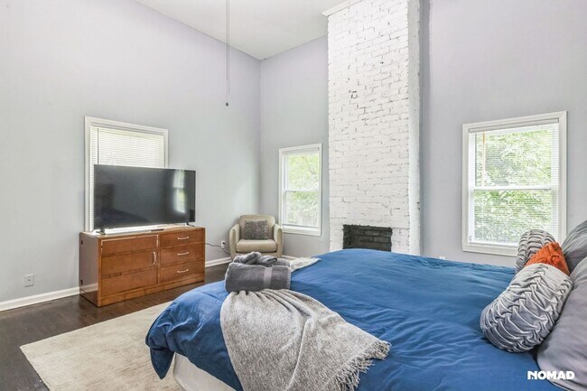 Building Photo - Spacious 4BR House in Atlanta