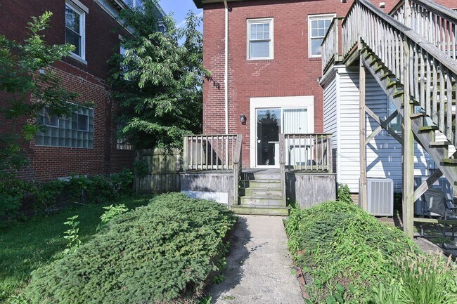 Building Photo - 2037 N 2nd St