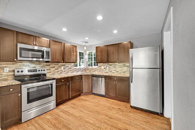 Building Photo - $2,225.00, 2-bed, 1-bath located in Denver.