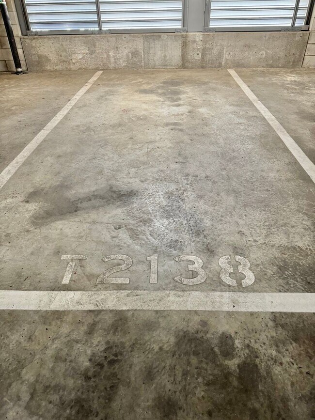 Building Photo - Pacifica Honolulu, 2 bdrm, 2 bath, 2 covered parking, just below the Penthouse