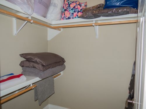 Building Photo - 617 E School St