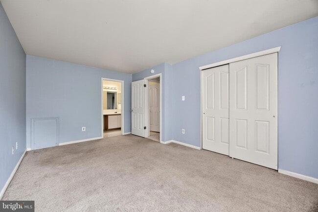 Building Photo - 1014 Foxmeadow Dr
