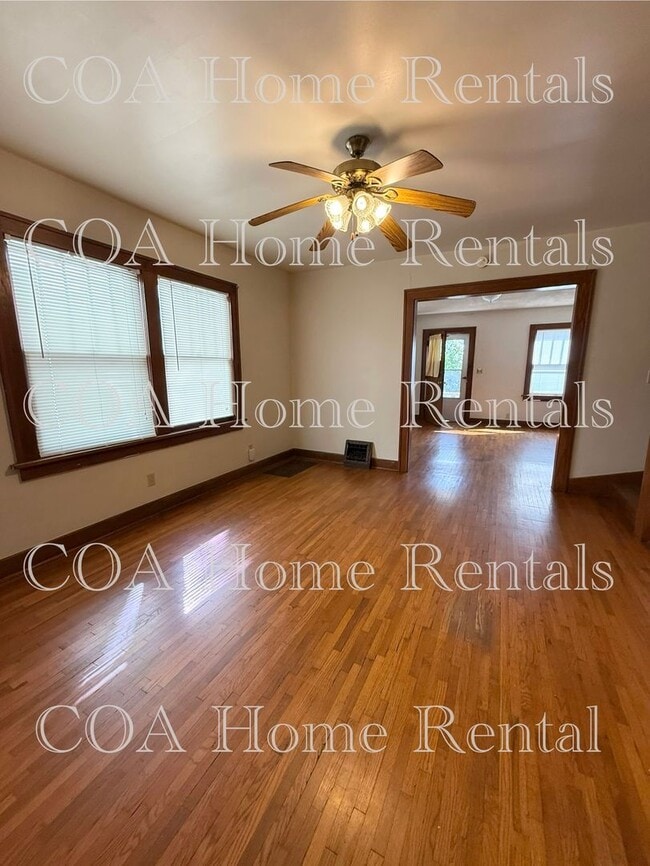 Building Photo - College Hill Duplex