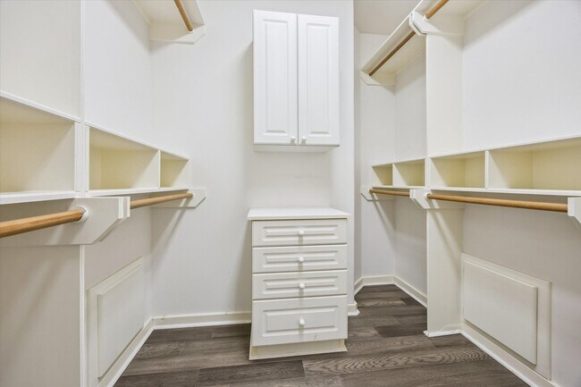 Building Photo - 2422 Dorrington St