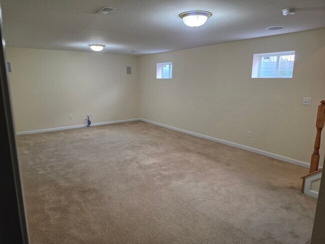 Building Photo - 9845 Burleigh Ln