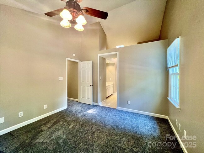 Building Photo - 2333 Heathershire Ln