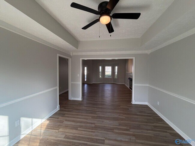 Building Photo - 103 Kestrel Ct SW