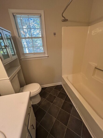 Building Photo - 2353 Murell Rd