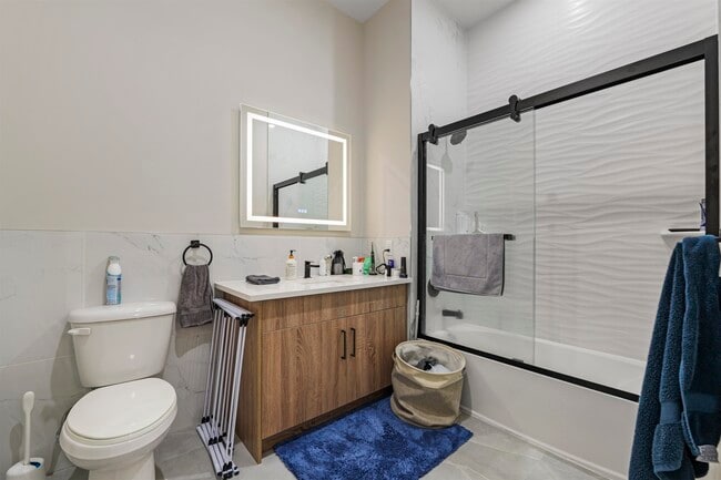 Building Photo - 212 70th St