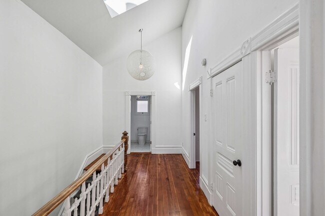 Building Photo - 282 Eureka St