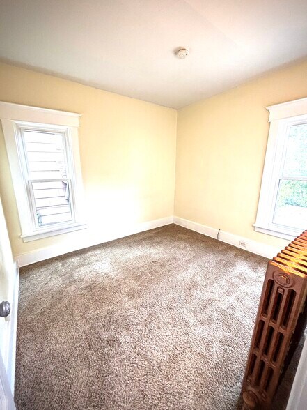 Bedroom - 220 Stevenson St