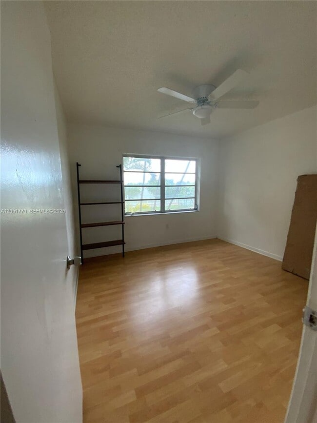 Building Photo - 17100 SW 94th Ave