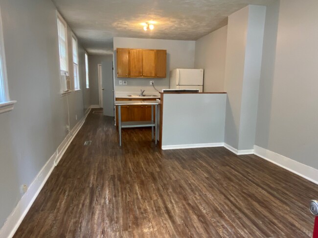 Building Photo - 1204 Park Wild Ave