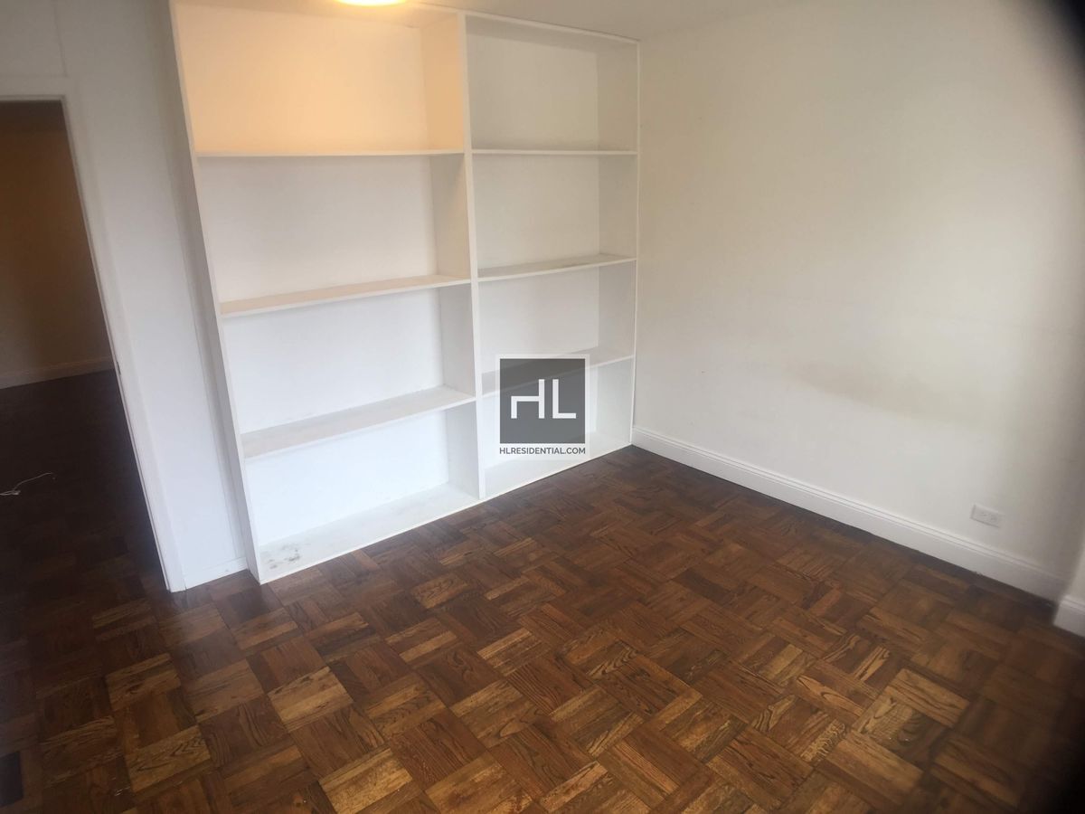 Building Photo - 5 AVENUE