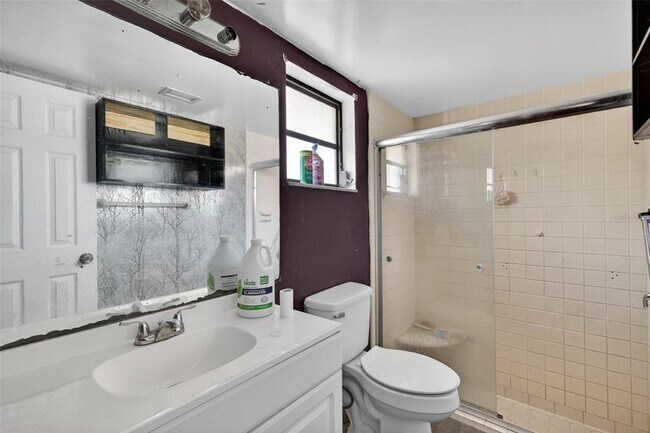 Building Photo - 260 13th St N