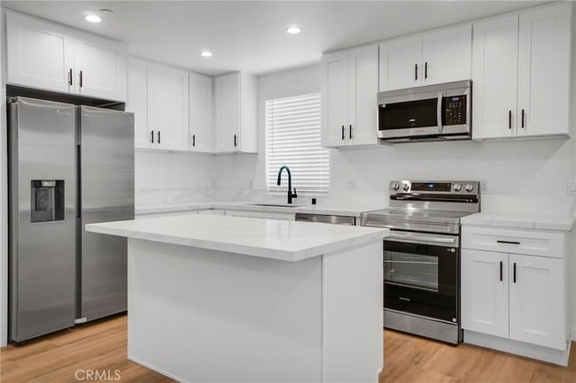 Building Photo - 16118 Haynes St
