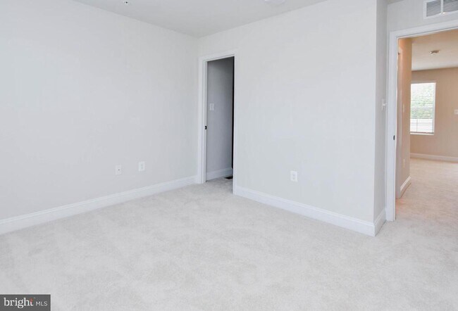 Building Photo - 7102 Druce Way
