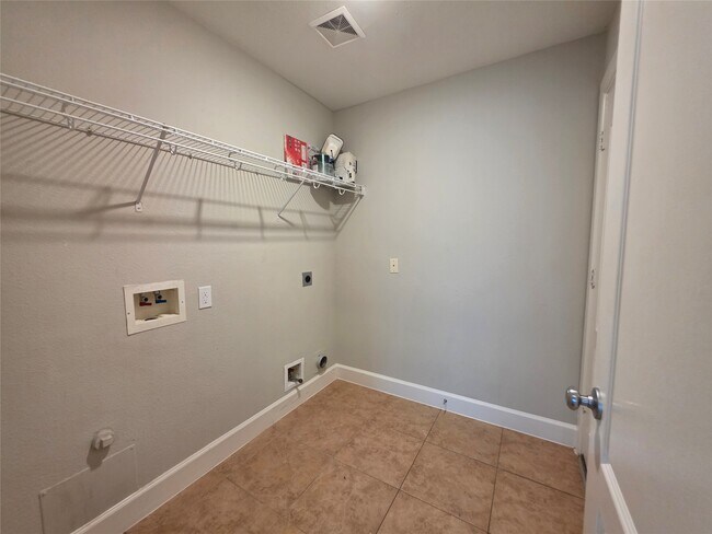 Building Photo - 6146 Bradie Ct