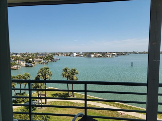 Building Photo - 8041 Sailboat Key Blvd S