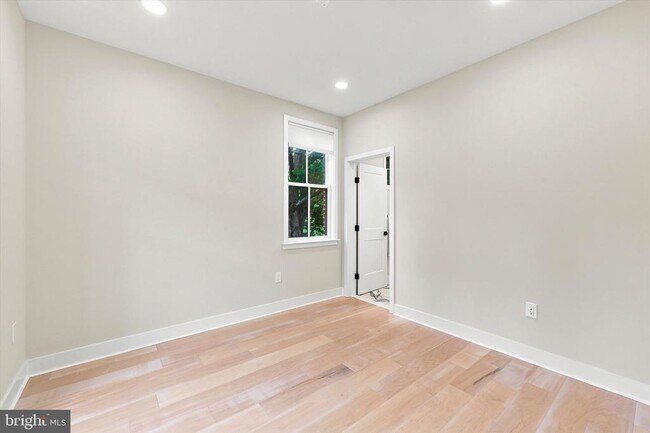 Building Photo - 117 Thornton Ln