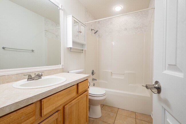 Building Photo - 873 Brande Ct