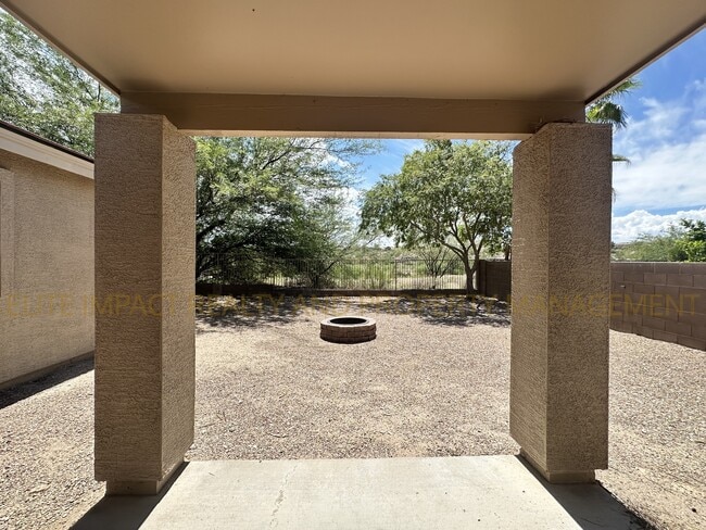 Building Photo - 10930 S San Clemente Camino