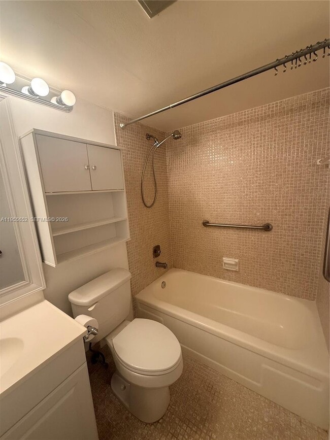 Building Photo - 129 Mansfield F