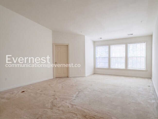 Building Photo - Spacious Living with Fireplace, Deck & Garage / 3 Bed & 4 Bath / Available Now!