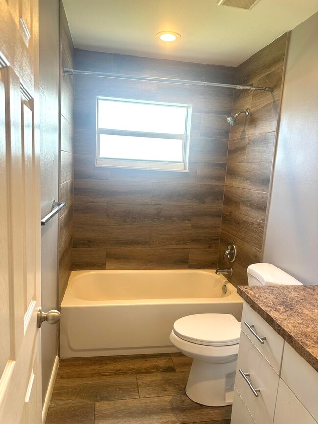 Building Photo - 9305 Sunrise Dr