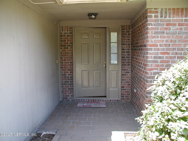 Building Photo - 7759 Spring Branch Dr N