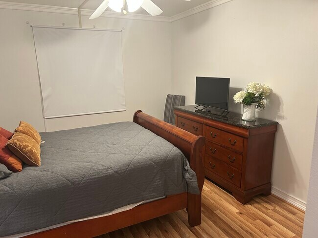 Building Photo - 2875 Palm Beach Blvd