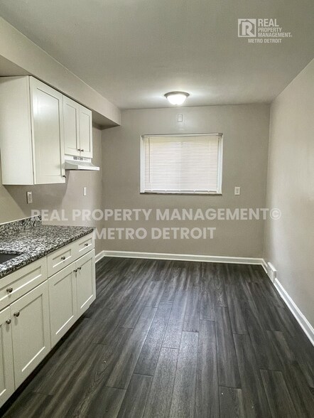 Building Photo - 15349 Prest St