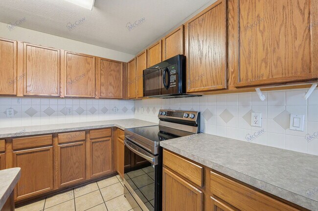 Building Photo - 9220 Monument Ct