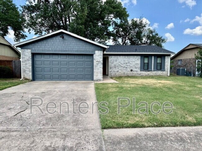 Primary Photo - 509 W F St