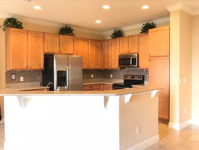 Building Photo - AMAZING HOME WITH LAKEFRONT VIEW!