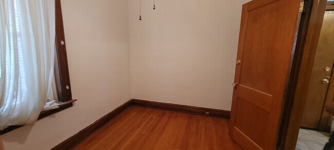 Building Photo - 8429 S Marquette Ave