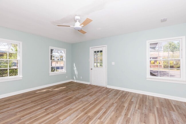 Building Photo - 1830DUPLEX